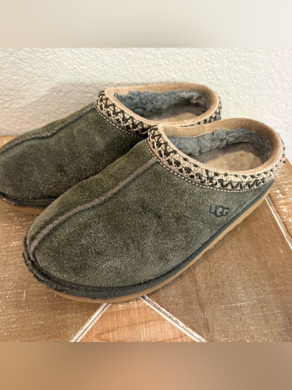 UGG Tasman Kids Olive Green Suede Slip-On Slippers Size Big Kid 3 - Picture 3 of 7